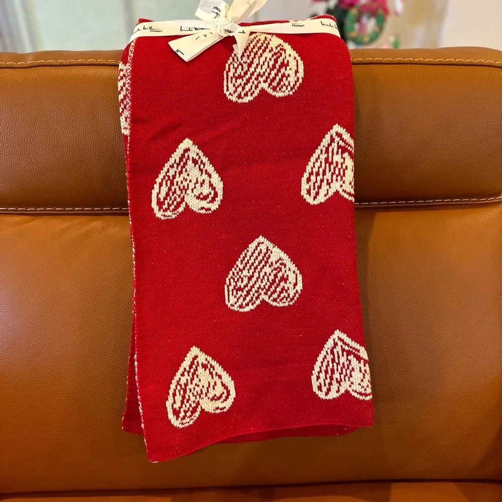 Nicole Miller Valentine’s Day heart knit blanket decorative throw